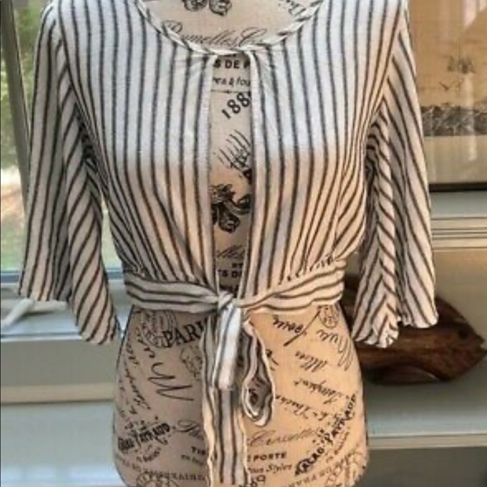 La hearts black and white vertical striped crop
